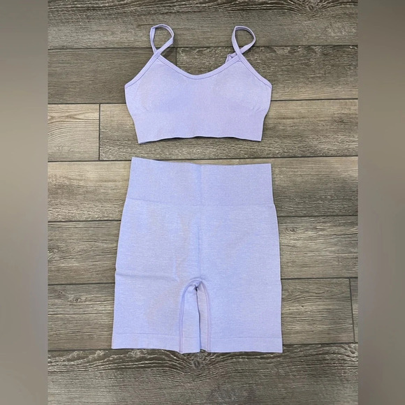NWT Lilac Seamless Workout Set Spaghetti Strap Sports Bra & High Waisted Shorts - Picture 1 of 4